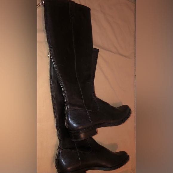 Brown knee high boots - Picture 1 of 7
